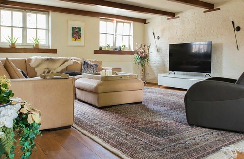 Elsloo Villa | Wonderful private villa for 10 people with WIFI, hot tub, A/C, TV and terrace
