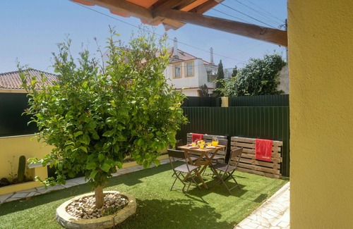 Linho Villa | Wonderful private villa for 4 guests with WIFI, A/C, TV, terrace and parking