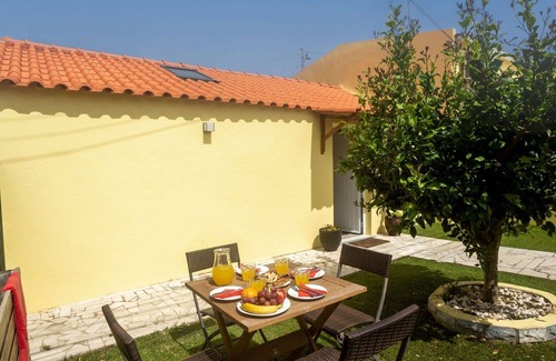 Linho Villa | Wonderful private villa for 4 guests with WIFI, A/C, TV, terrace and parking