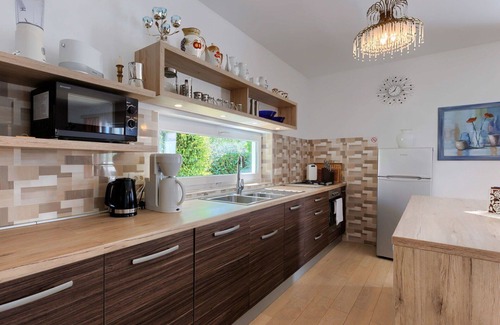 Valica House | Wonderful private villa with A/C, private pool, WIFI, TV, terrace, panoramic view and parking