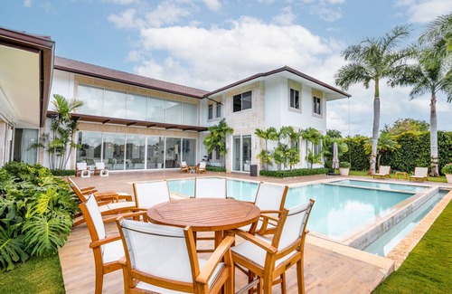 El Valle Villa | Wonderful Renovated 6Bdr Villa W/Pool, Jacuzzi & BBQ