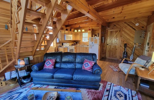 Rogers Cabin | Wonderful secluded cabin with wi-fi, hot tub and large fire pit on a cliff side