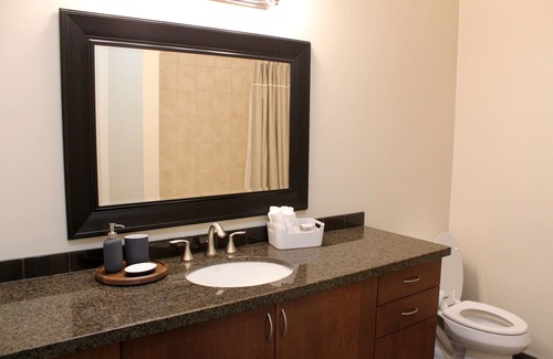 West Vancouver House | Wonderful Stay in West Vancouver Guest Suite near Sea, Ski and City