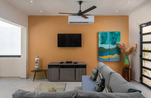 La Veleta Villa | Wonderful Tropical Home 3BR, Garden, Private Pool.