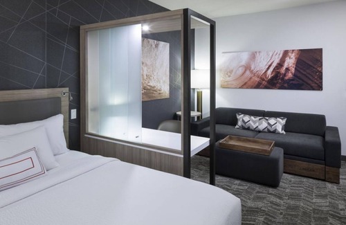 Clearwater Beach Hotel | Wonderful Vacation Stay! 4 Modern Suites, Complimentary Buffet Breakfast, Pool