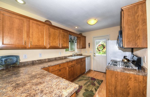 Waynesville Ski Chalet | Wonderful views, wrap around deck, 4 bedrooms, May Discount