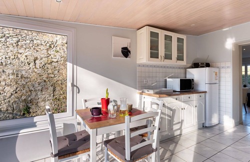 Gouville-sur-Mer House | Wonderful villa for 5 people with WIFI, TV, terrace and pets allowed
