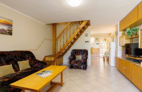 Balatonszarszo House | Wonderful villa for 5 guests with TV, patio and parking