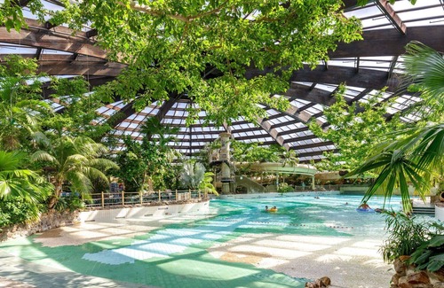 Valkenswaard House | Wonderful villa for 6 people with WIFI, pool, TV, terrace and parking