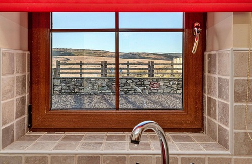 Glandyfi House | Wonderful villa for 6 guests with WIFI, TV, terrace, pets allowed and parking