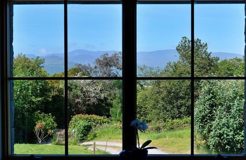 Eglwysbach House | Wonderful villa for 7 people with hot tub, WIFI, terrace and parking