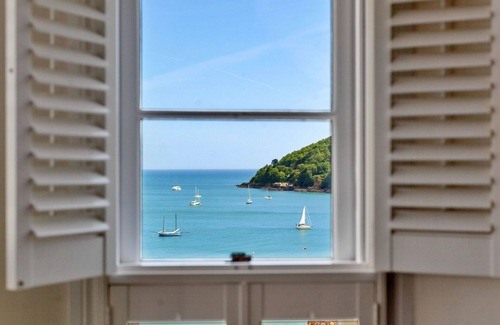 Kingsand House | Wonderful villa for 12 guests with WIFI, TV, pets allowed and parking