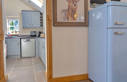 Tansley House | Wonderful villa for 2 guests with WIFI and parking