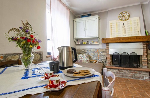 Pistoia House | Wonderful villa for 2 people with WIFI, pets allowed and parking