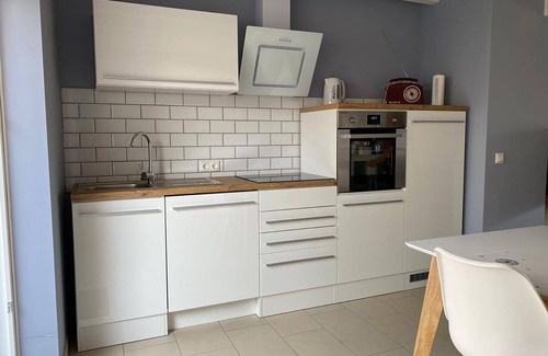 Kroeslin House | Wonderful villa for 4 people with A/C, WIFI, TV, terrace, pets allowed and parking