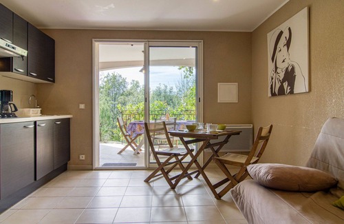 Bauduen Villa | Wonderful villa for 4 guests with WIFI, A/C, TV, terrace, pets allowed and parking