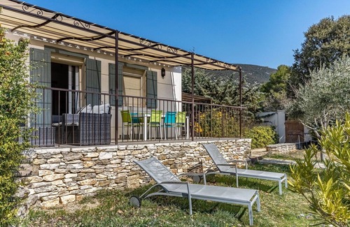 Rustrel House | Wonderful villa for 4 guests with WIFI, private pool, TV, terrace and parking