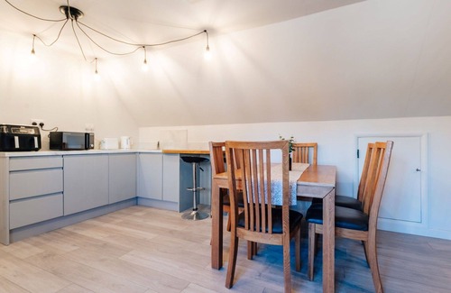 Little Stukeley House | Wonderful villa for 4 guests with WIFI