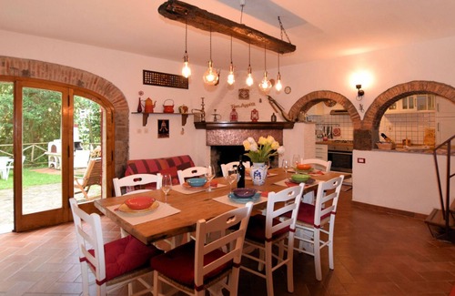 San Momme Villa | Wonderful villa for 6 guests with TV, pets allowed and parking