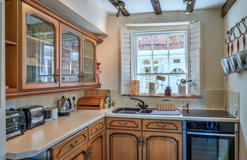 Kingsand House | Wonderful villa for 6 people with WIFI, terrace, pets allowed and parking