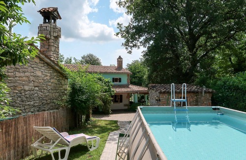 Zupanici House | Wonderful villa for 6 guests with private pool, A/C, WIFI, TV, terrace, pets allowed and parking