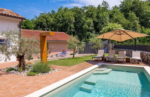 Mucici House | Wonderful villa for 6 people with private pool, A/C, WIFI, TV, patio, pets allowed and parking