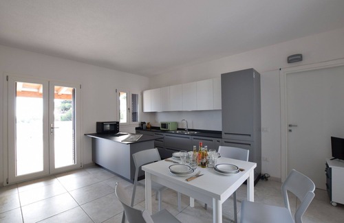 Baia Sant'Anna Villa | Wonderful villa for 7 people with WIFI, A/C, TV, patio and parking