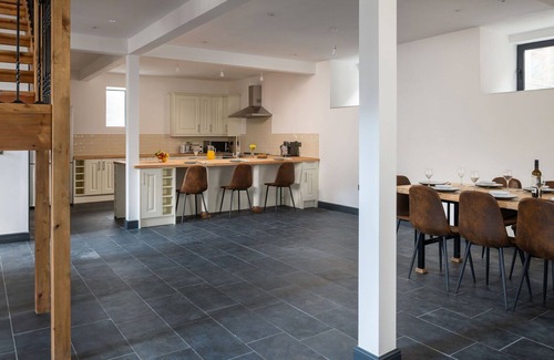 Rhiwbryfdir House | Wonderful villa for 12 people with WIFI, TV, pets allowed and parking
