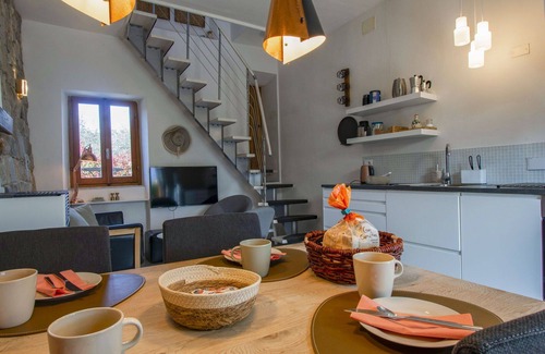 Mologno House | Wonderful villa for 4 guests with WIFI, private pool, TV, patio, pets allowed and parking
