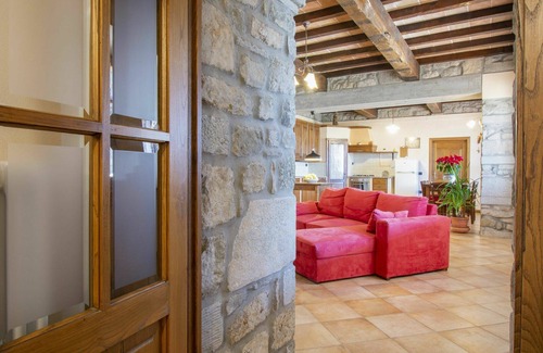 Caprignana Villa | Wonderful villa for 8 guests with private pool, WIFI, TV, patio and parking
