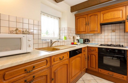 Saint-Coulomb House | Wonderful villa for 5 guests with TV, terrace and parking