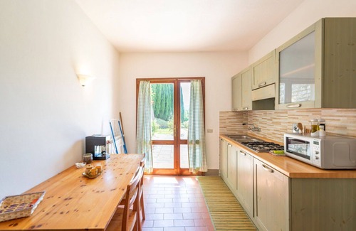 Montebonello House | Wonderful villa with WIFI, private pool, A/C, TV, pets allowed, panoramic view and parking