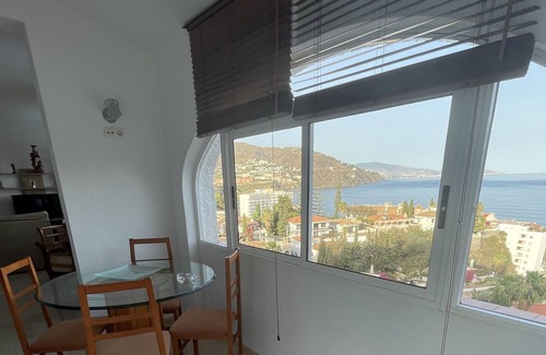 Velilla-Taramay Ski Chalet | Wonderful villa with incredible views, 3 minutes from the beach!