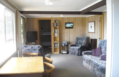 Tata Beach House | Wonderful Wainui Bay