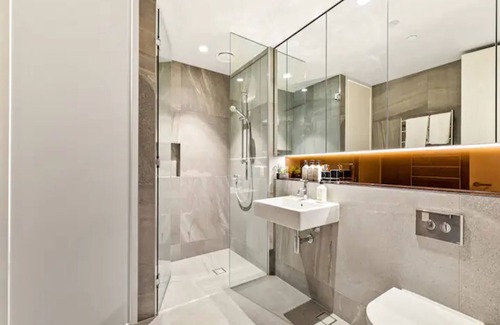 Auckland Central Business District House | Wonderful Wynyard Quarter studio by Zodiak Stays