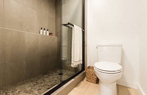 Columbia Falls Hotel | Wonderstone Hotel - Double Queen Guest Room