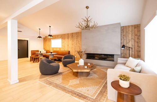 Columbia Falls Hotel | Wonderstone Hotel - Single King ADA Guest Room