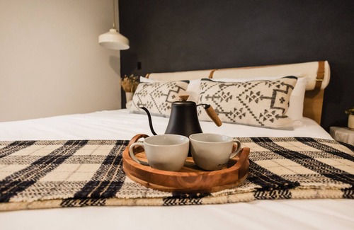 Columbia Falls Hotel | Wonderstone One Bedroom Suite w/Kitchen