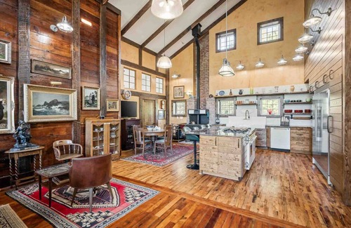 Salem House | Wondrous Lakeside Historic Home, Acres of Streams, Trails, and Beauty, Hot Tub, Pet Friendly, & BBQ