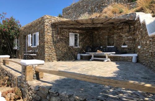 Faros Armenistis House | Wood and Stone