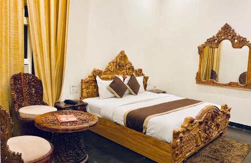 Vrindavan Hotel | wood crista lodge
