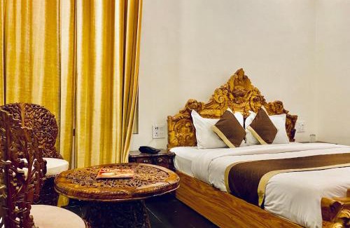 Vrindavan Hotel | wood crista lodge