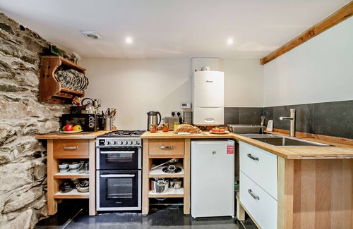 Dolgellau House | Woodlands Paradise - One Bedroom House, Sleeps 2