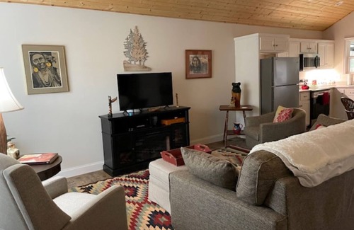 Hayesville Cottage | Wood Haven on the River- cozy cottage on the Hiawassee River in Hayesville NC