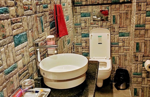 Kumarhatti Hotel | Wood Stock