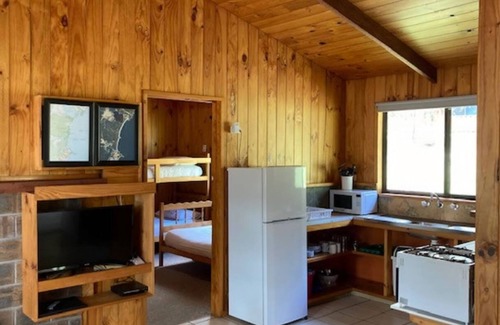 Bournda Cabin | Woodbine Park Eco Cabin 13