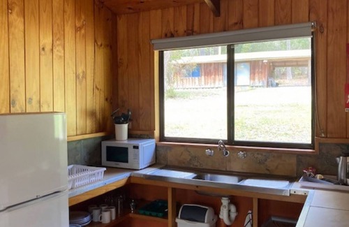 Bournda Cabin | Woodbine Park Eco Cabin 13