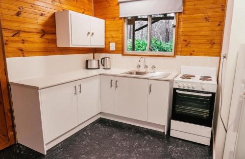 Hallidays Point House | Woodbine Studio Cabin Retreat