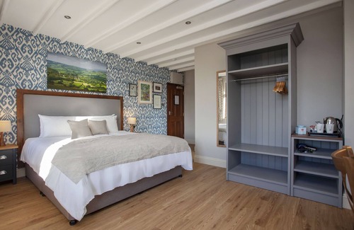 Sidcot House | Woodborough Inn