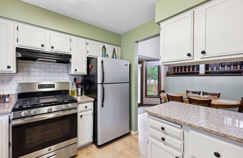 Woodbury Apartment | Woodbury Place, close St Paul, Stillwater, airport